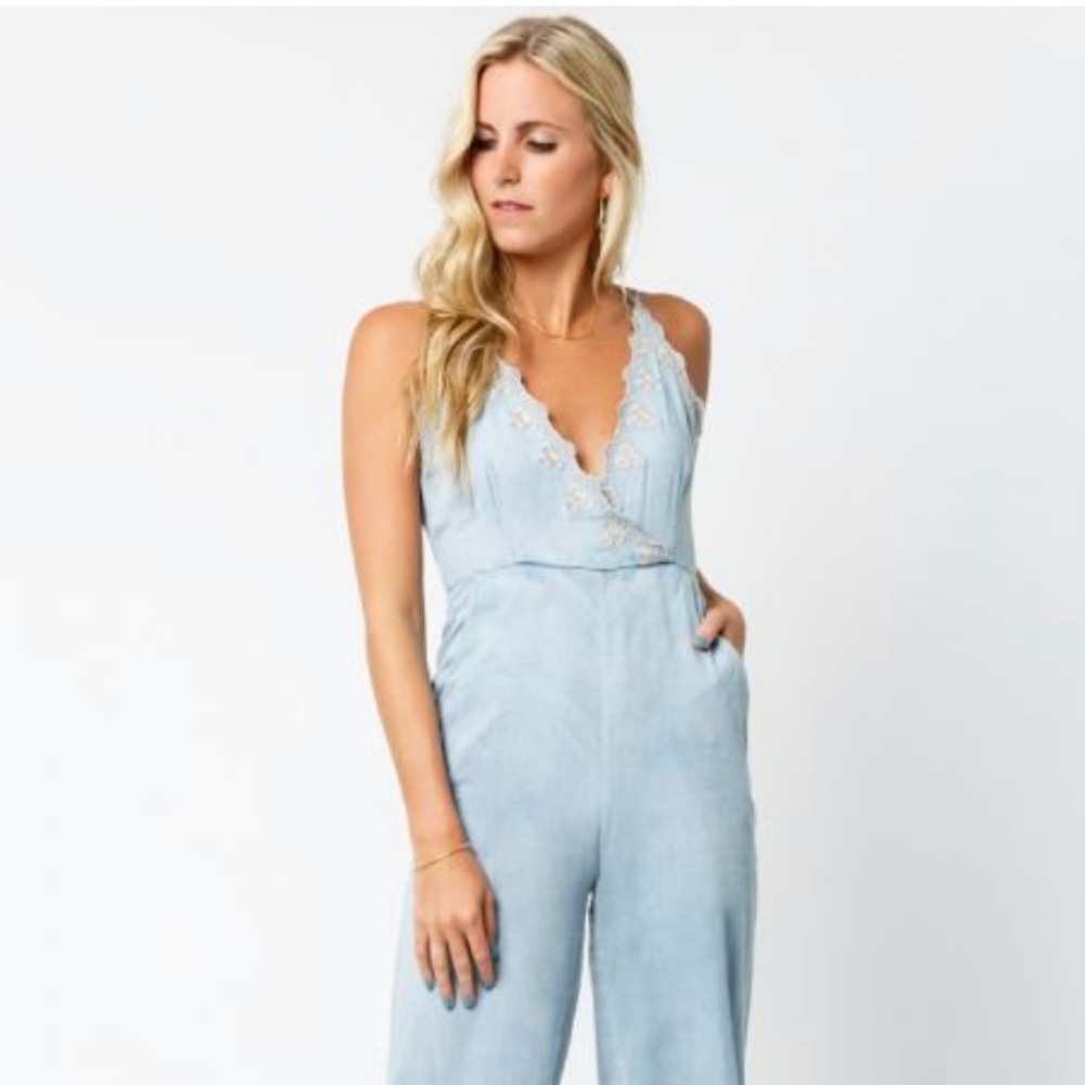 Lost + Wander
Crop Celestia Jumpsuit